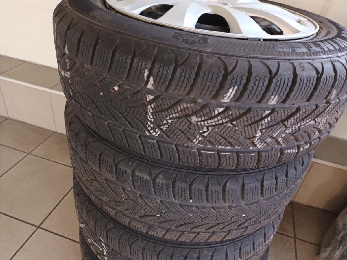 Škoda Rapid Hatchback 1,2 l 66 kw