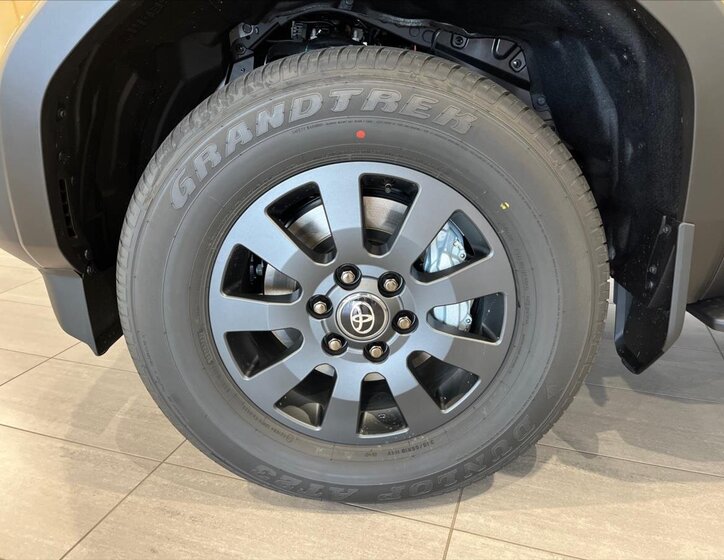 Toyota Land Cruiser 9