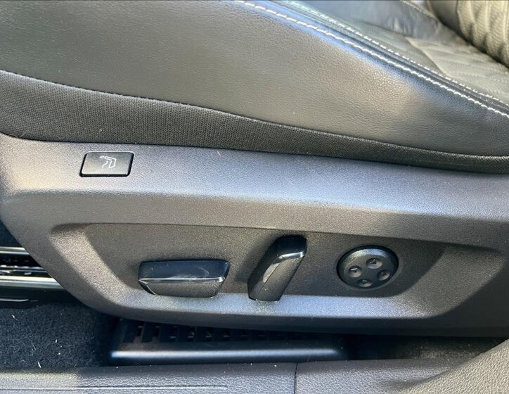 Nissan Qashqai SUV / Terénní 1,3 l 116 kw