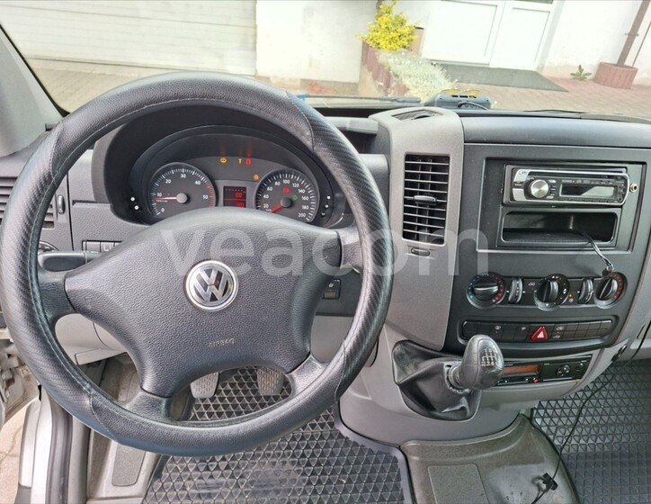 Volkswagen Crafter 10