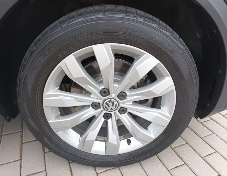 Volkswagen T-Roc SUV / Terénní 1,5 l 110 kw