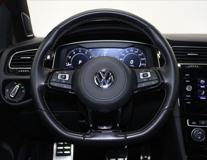 Volkswagen Golf Kombi 2,0 l 221 kw