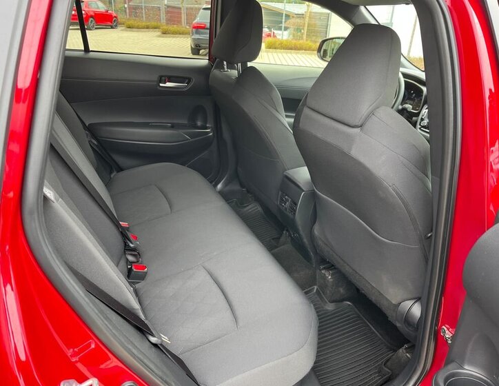 Toyota Corolla Cross SUV / Terénní 1,8 l 72 kw