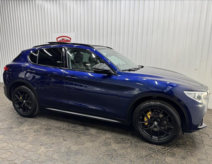 Alfa Romeo Stelvio 11