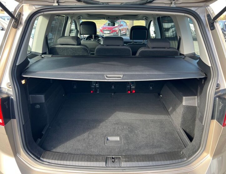 Volkswagen Touran MPV 1,5 l 110 kw