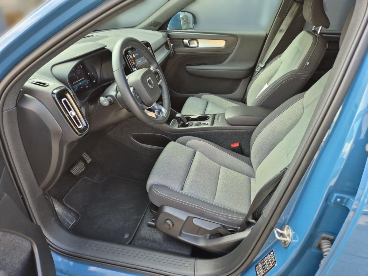 Volvo XC40 SUV / Terénní 2,0 l 120 kw