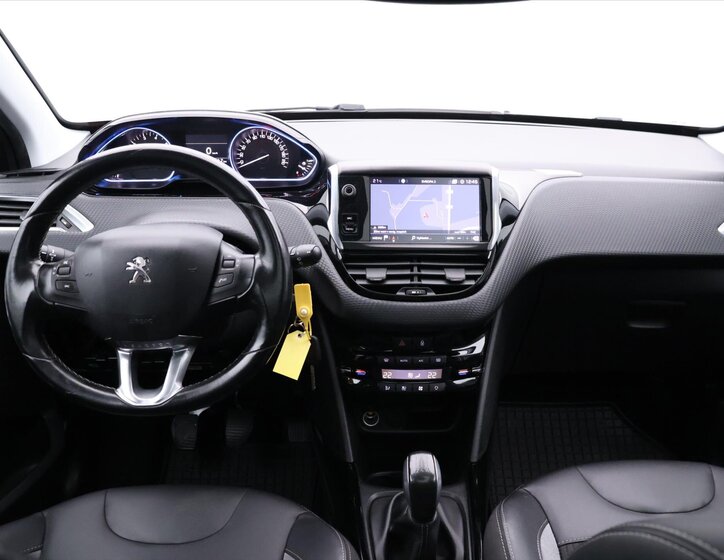 Peugeot 2008 SUV 1,2 l 81 kw