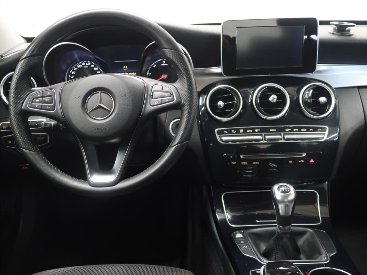Mercedes-Benz Třídy C Sedan / Limuzína 2,1 l 125 kw