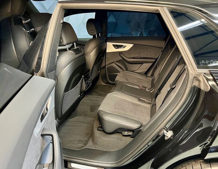 Audi Q8 SUV 3,0 l 210 kw