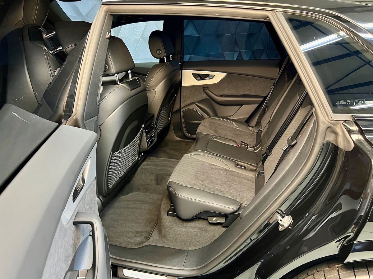 Audi Q8 SUV 3,0 l 210 kw