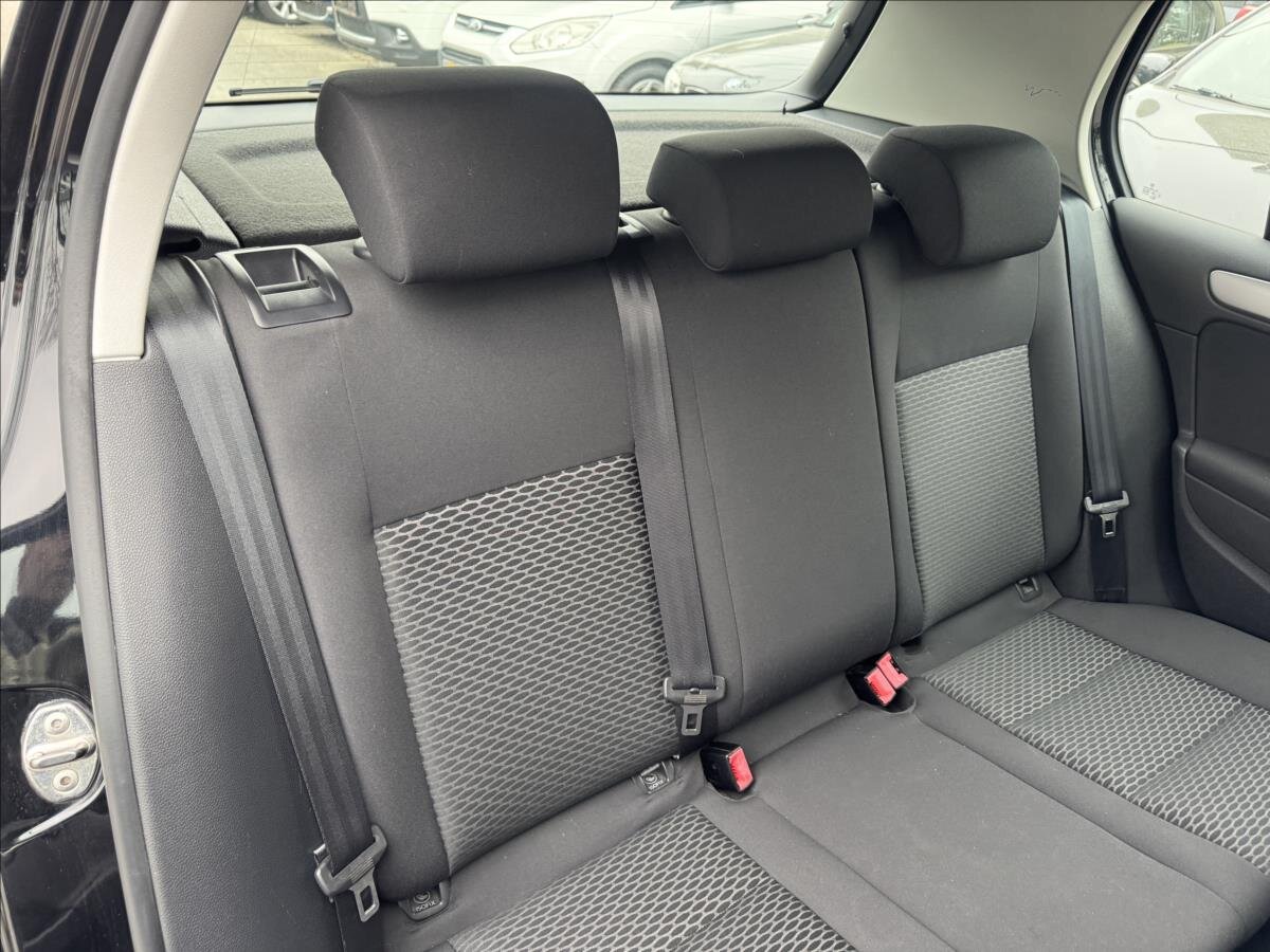 Volkswagen Golf Hatchback 1,6 l 77 kw