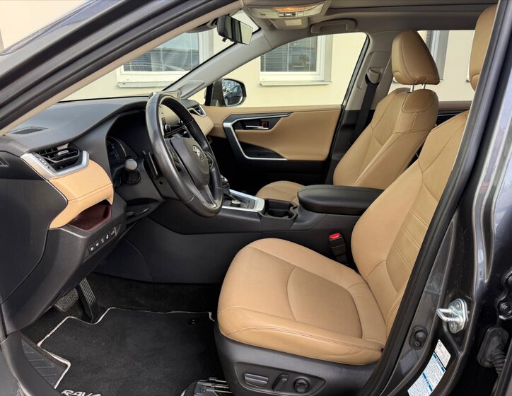 Toyota RAV4 SUV 2,5 l 131 kw