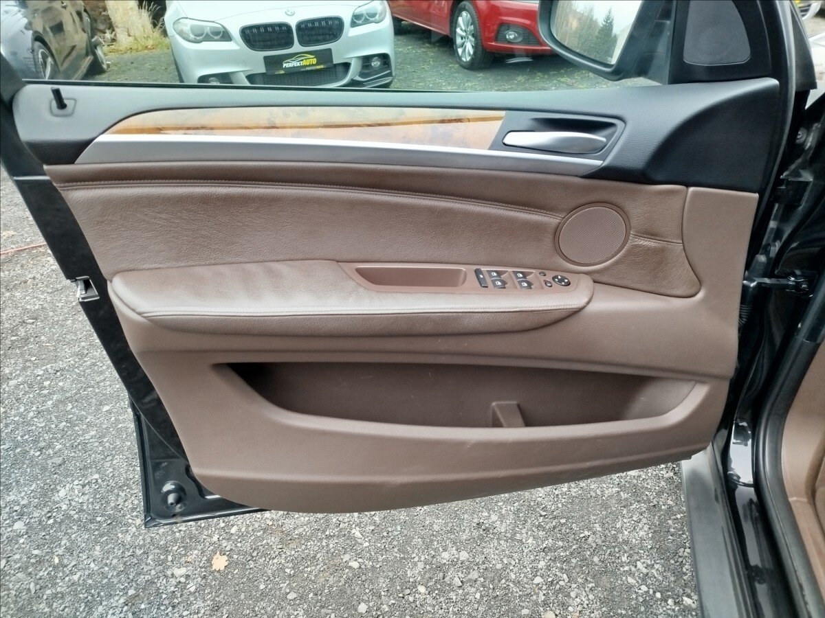 BMW X5 SUV 3,0 l 173 kw