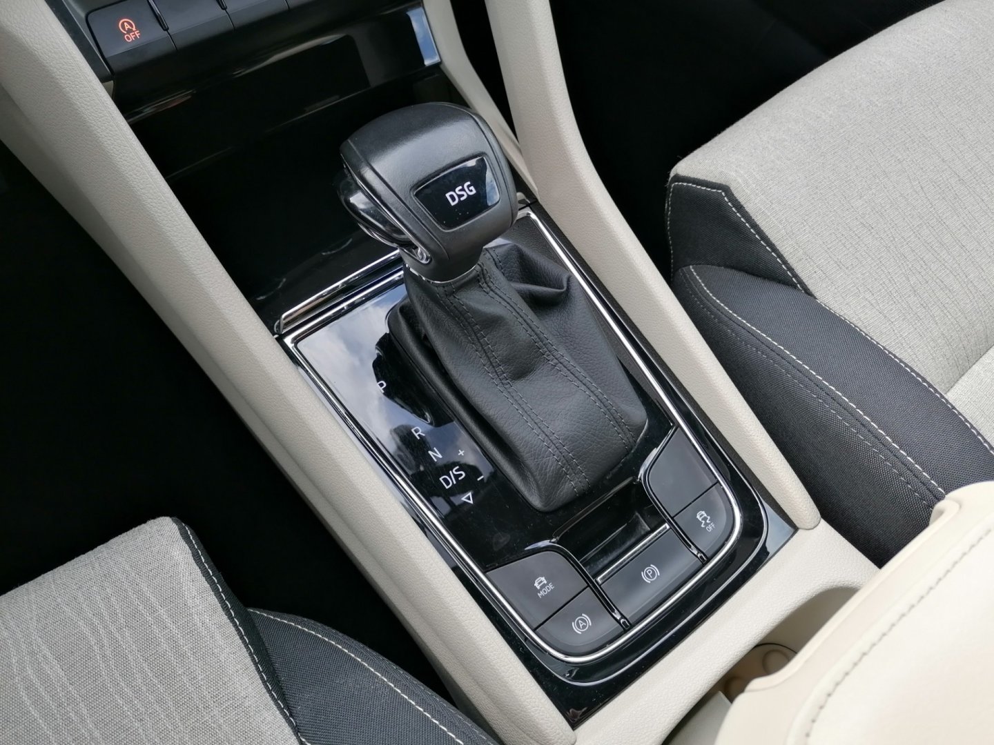 Škoda Karoq SUV 1,6 l 85 kw