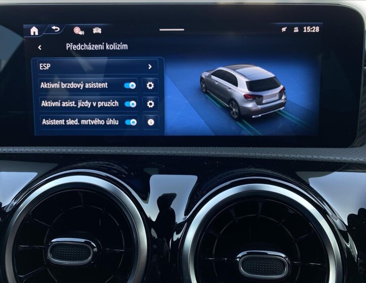 Mercedes-Benz Třídy A Hatchback 1,3 l 120 kw