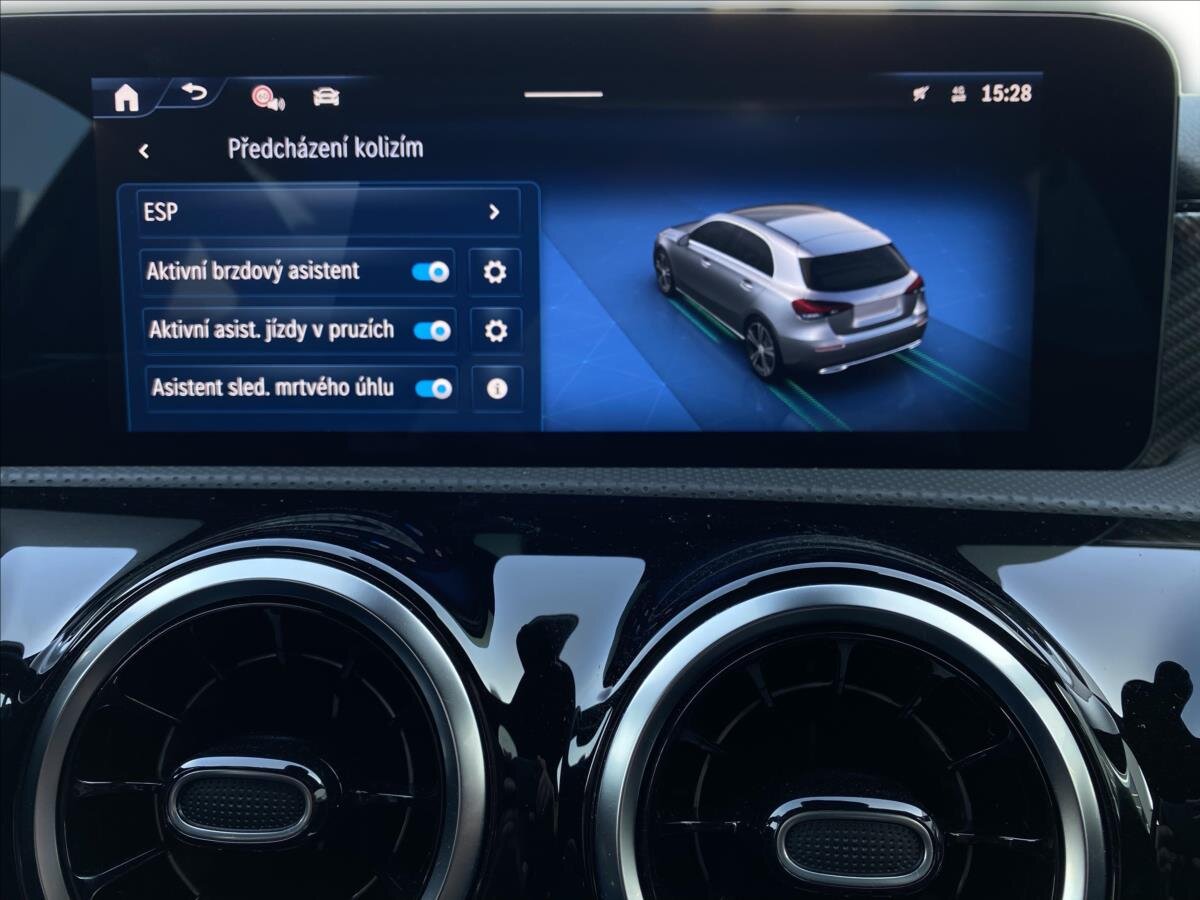 Mercedes-Benz Třídy A Hatchback 1,3 l 120 kw