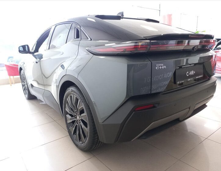 Toyota C-HR CUV / Crossover 0,0 252 kw