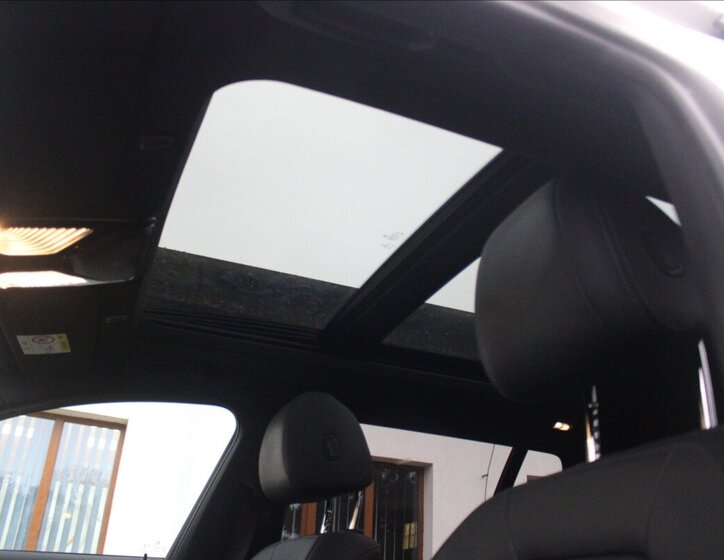 BMW Řada 5 Kombi 3,0 l 210 kw