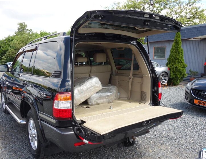 Toyota Land Cruiser 17