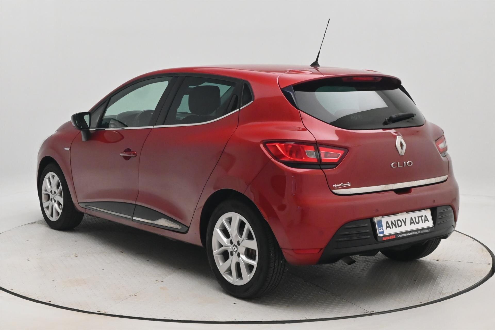 Renault Clio Hatchback 898,0 66 kw