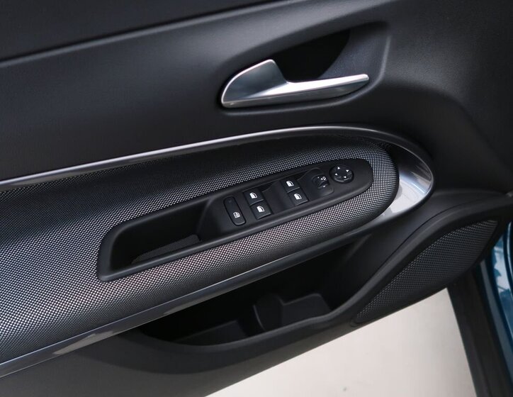 Fiat 600 Hatchback 1,2 l 100 kw