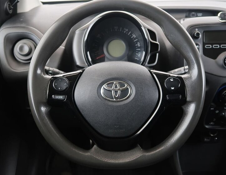 Toyota Aygo Hatchback 998,0 53 kw