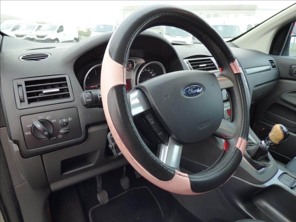 Ford Kuga Kombi 2,0 l 120 kw