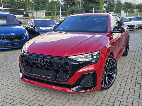 Audi Q8 SUV / Terénní 3,0 l 210 kw