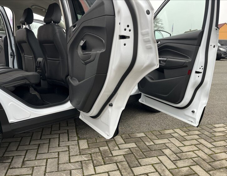 Ford Kuga Kombi 2,0 l 132 kw