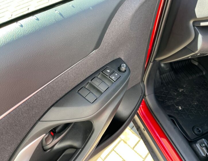 Toyota Yaris Cross SUV / Terénní 1,5 l 68 kw