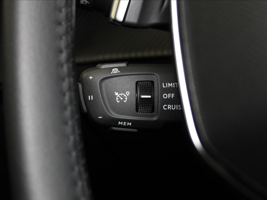 Peugeot 208 Hatchback 1,2 l 74 kw