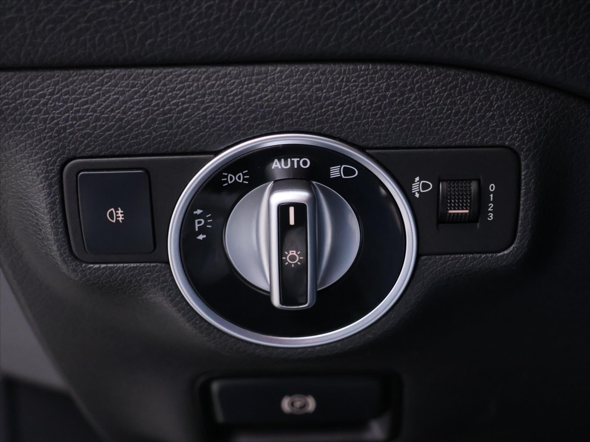 Mercedes-Benz CLA Kombi 1,5 l 80 kw