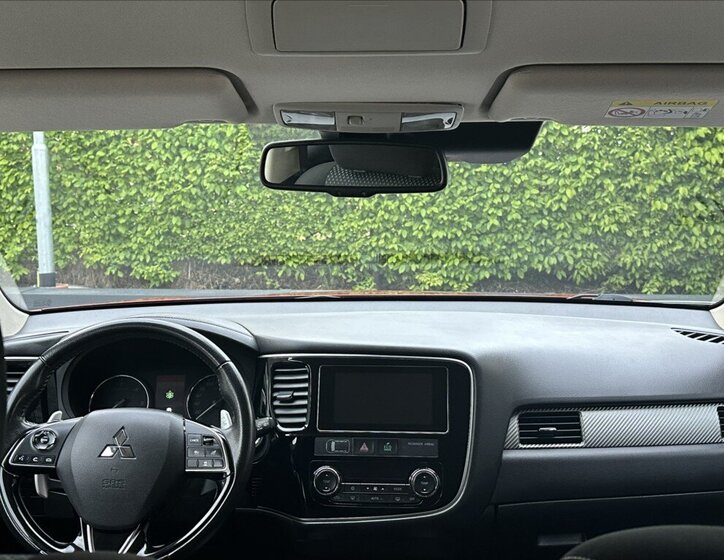 Mitsubishi Outlander SUV / Terénní 2,3 l 110 kw