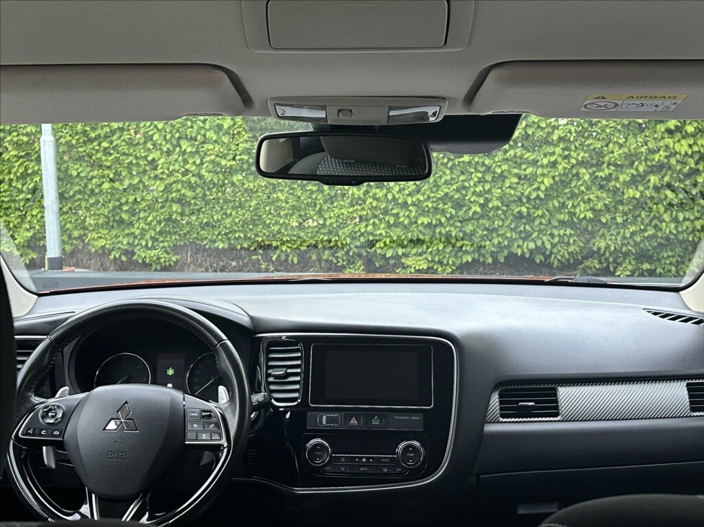Mitsubishi Outlander SUV / Terénní 2,3 l 110 kw