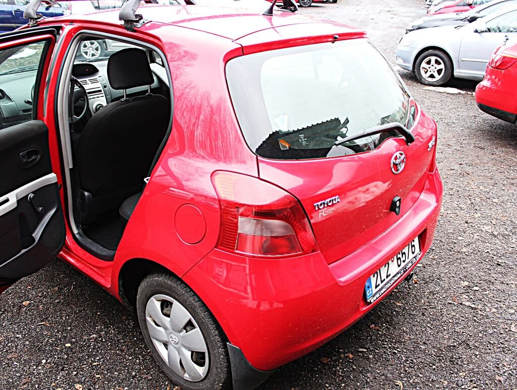 Toyota Yaris Hatchback 998,0 51 kw