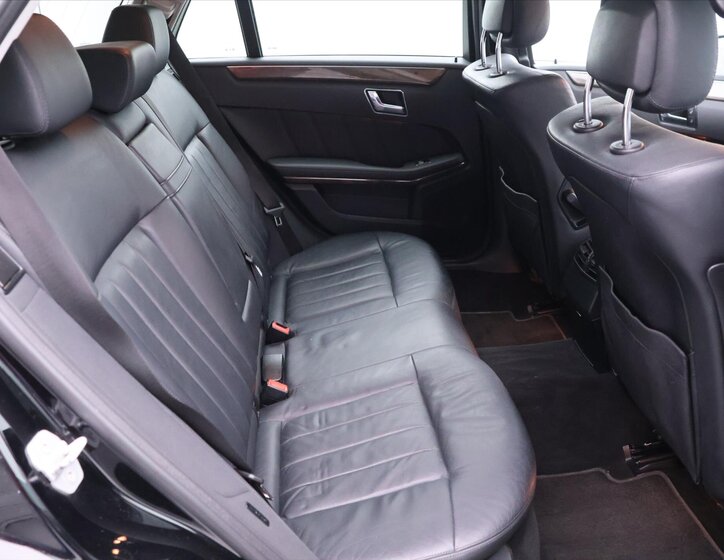 Mercedes-Benz Třídy E Kombi 3,0 l 170 kw