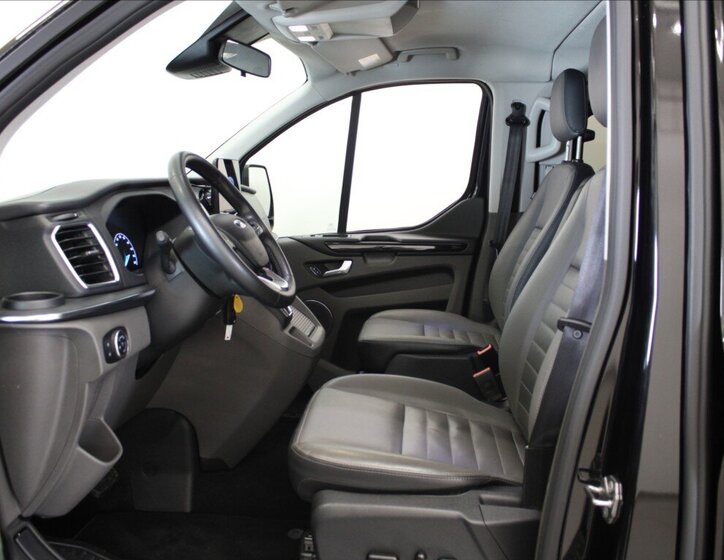 Ford Tourneo Custom MPV 2,0 l 125 kw