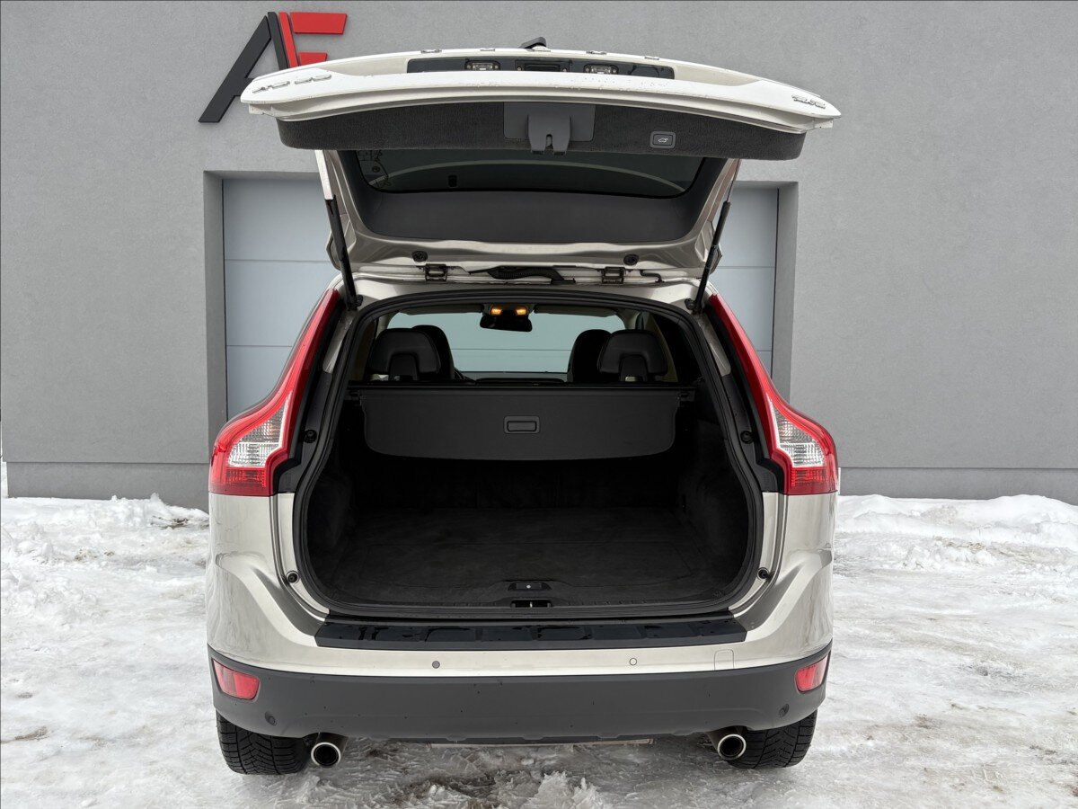 Volvo XC60 SUV 2,4 l 120 kw