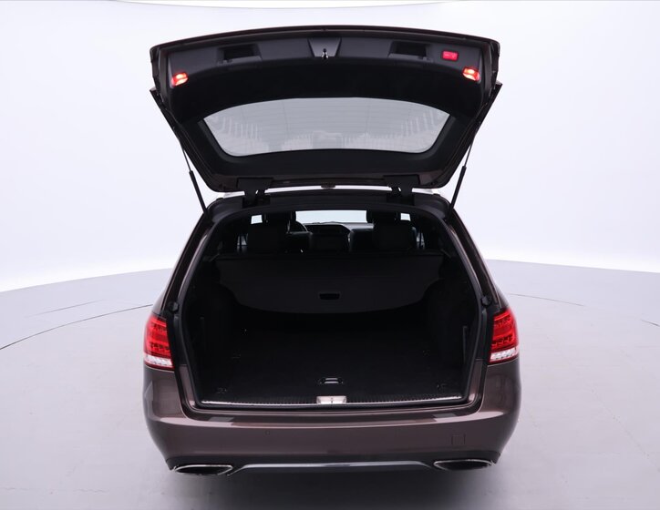 Mercedes-Benz Třídy E 9