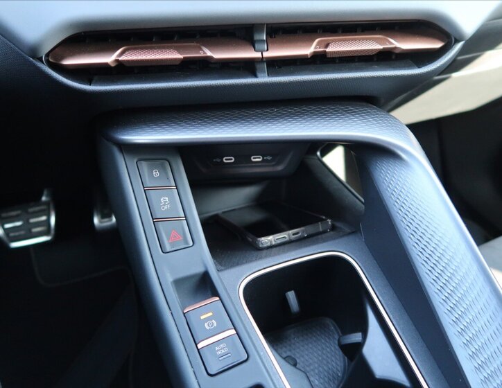 Cupra Terramar SUV / Terénní 2,0 l 195 kw