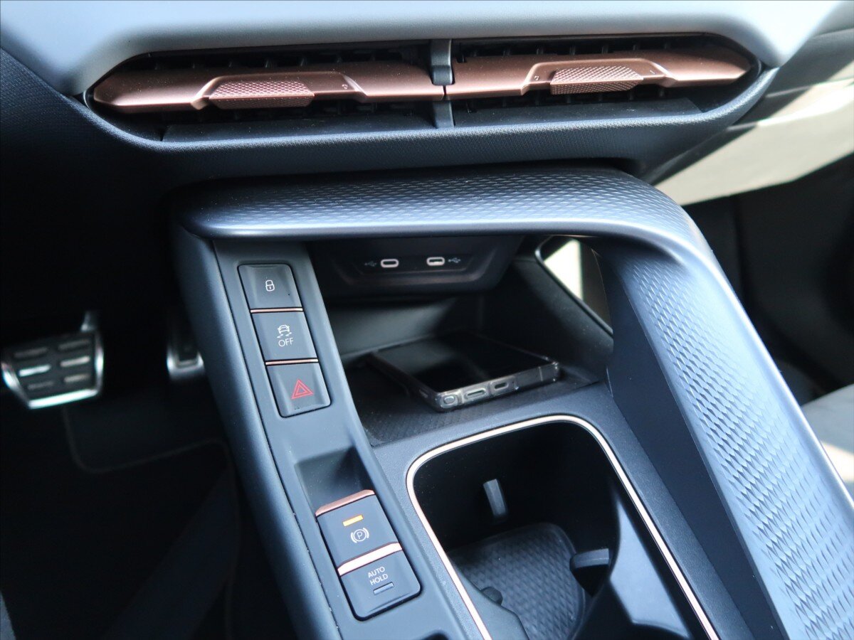 Cupra Terramar SUV / Terénní 2,0 l 195 kw