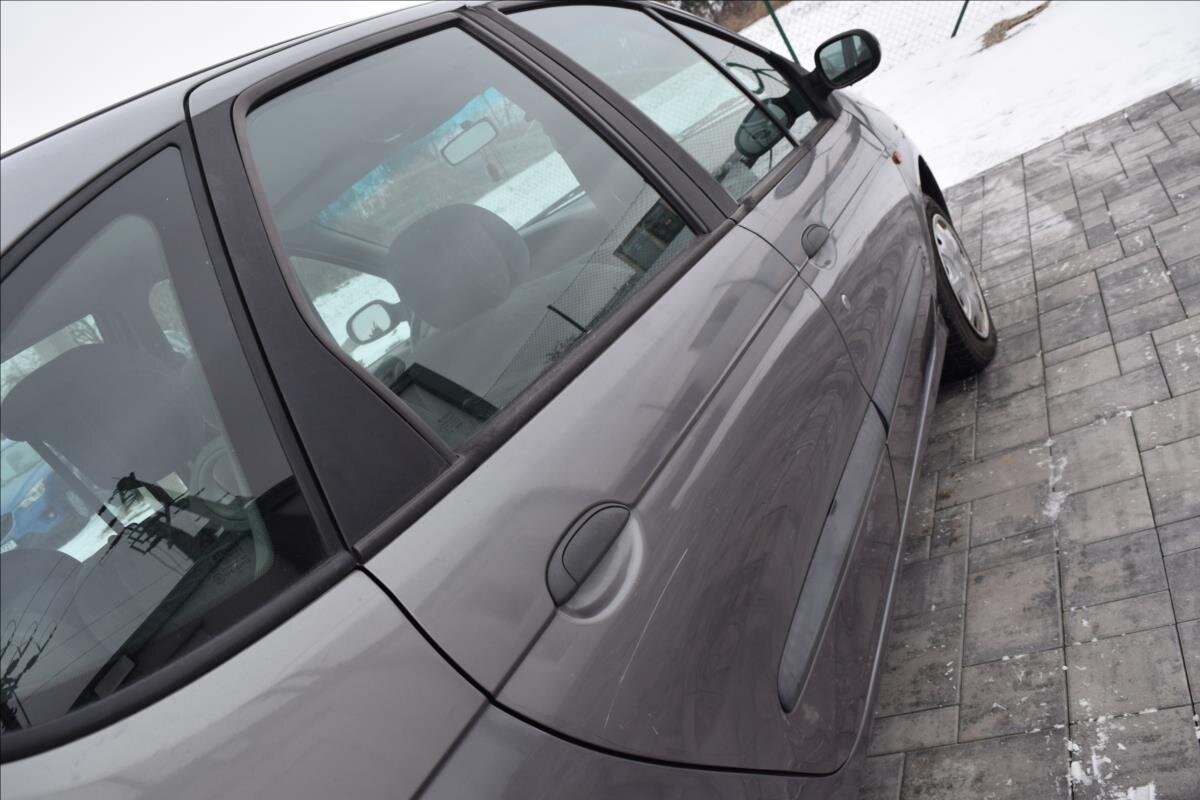 Renault Scénic Kombi 1,9 l 72 kw