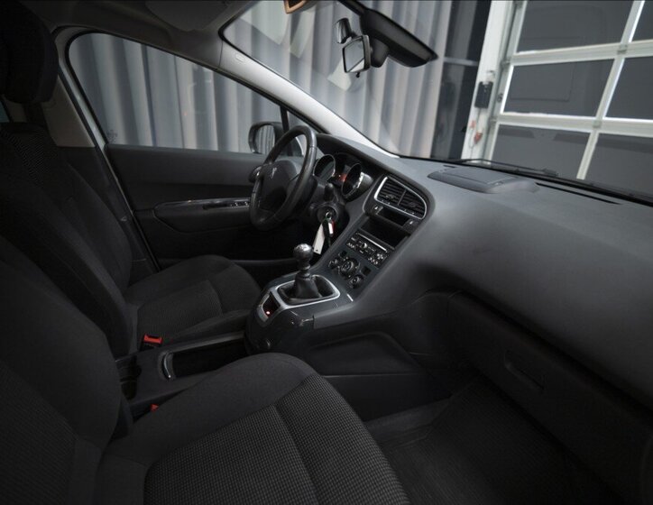Peugeot 5008 MPV 1,6 l 88 kw