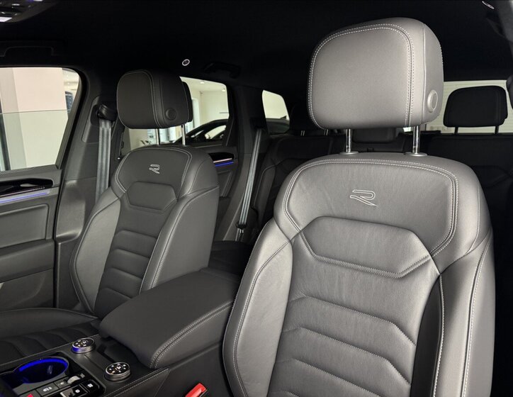 Volkswagen Touareg SUV / Terénní 3,0 l 170 kw