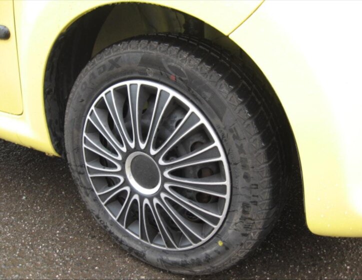 Peugeot 107 Hatchback 998,0 50 kw