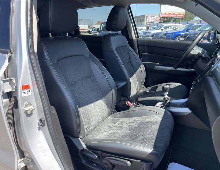 Suzuki Vitara SUV 1,4 l 103 kw