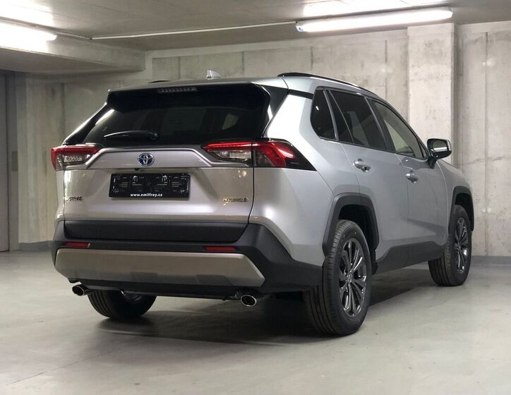 Toyota RAV4 SUV 2,5 l 163 kw