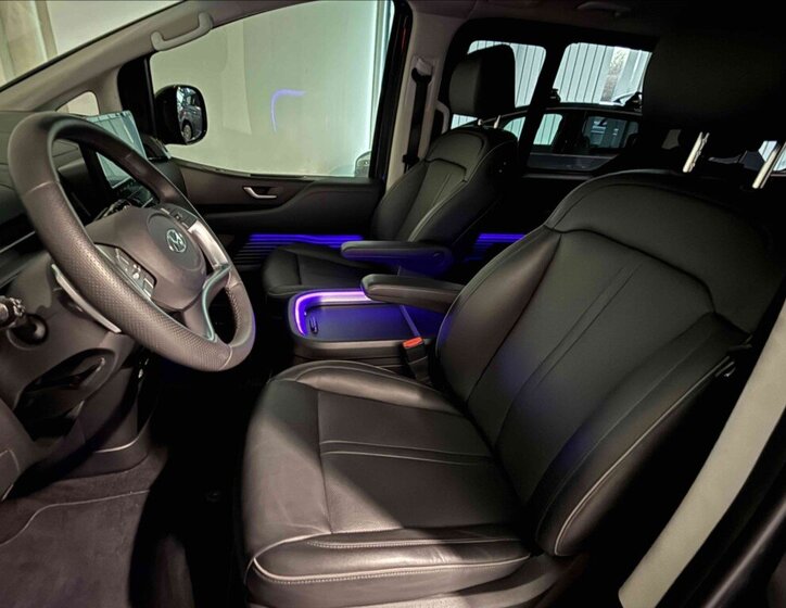Hyundai Staria 7