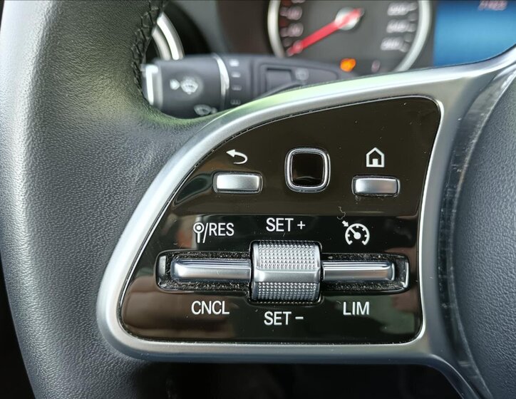 Mercedes-Benz GLC SUV 2,0 l 225 kw