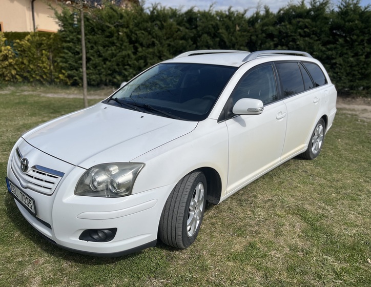 Toyota Avensis 4